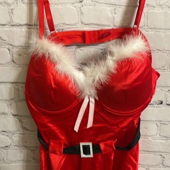 Pucker Up Red Fur Trimmed Mrs.Clause Nightgown - Picture 2 of 12